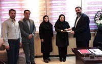 تقدیر و تجلیل  از مسئول واحد روابط عمومی در مرکز آموزشی درمانی قلب حضرت سیدالشهداء(ع) 